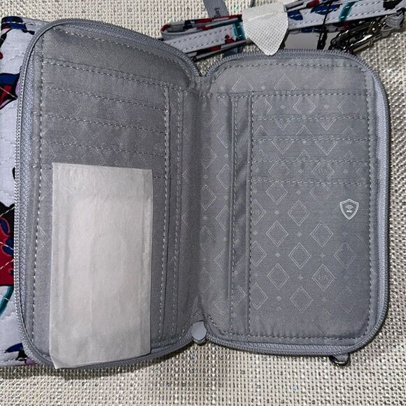 Vera Bradley RFID 3 in 1 Vineyard Floral Ultralight Quilted Cotton Crossbody Bag - Picture 12 of 17